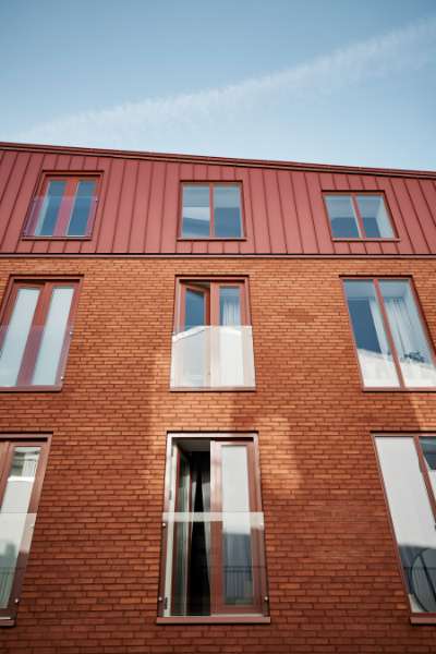 Atypische Asymmetrie mit Stahl ganz oben, Bjerggade 2, 4600 Køge